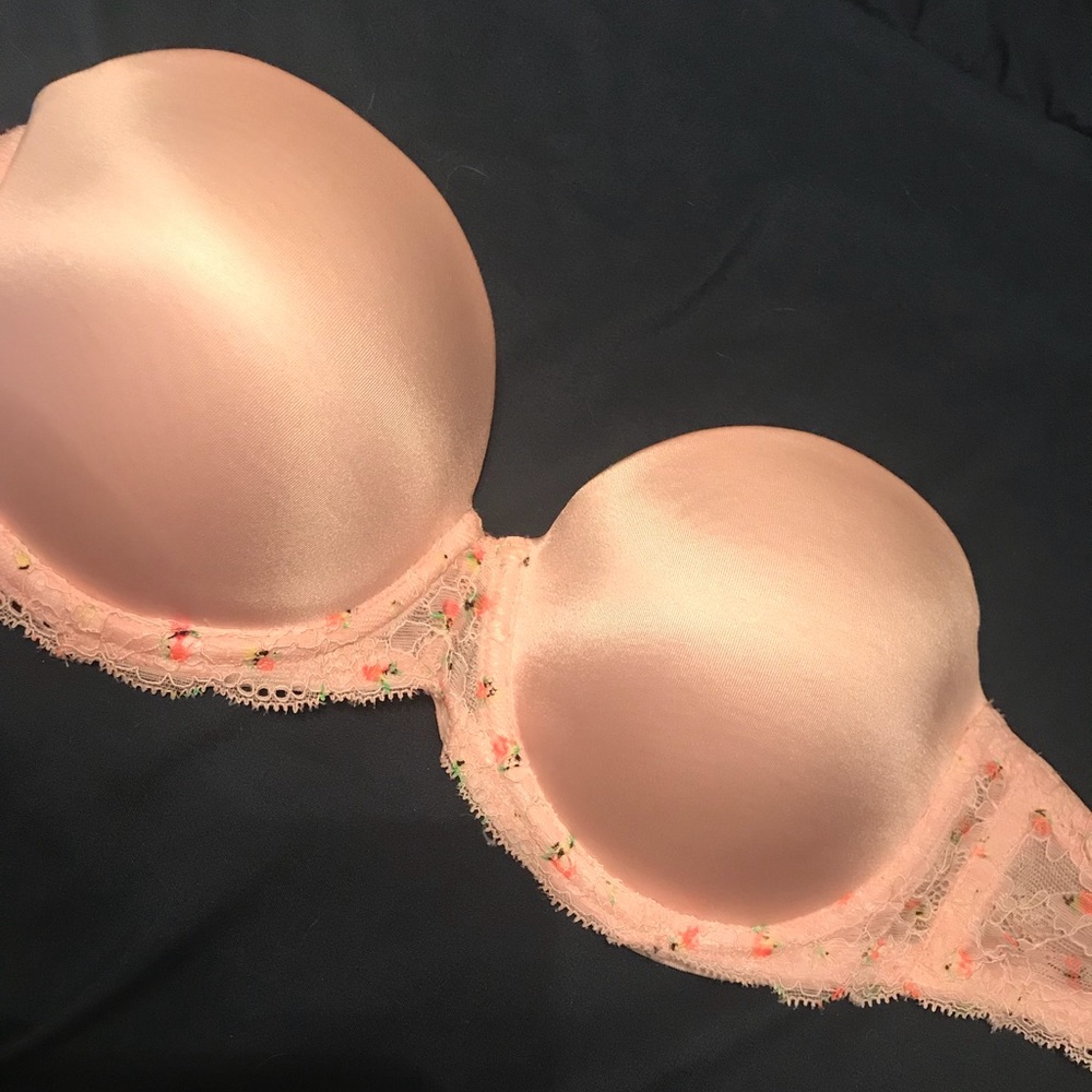 🚫SOLD🚫 VS Pink bra